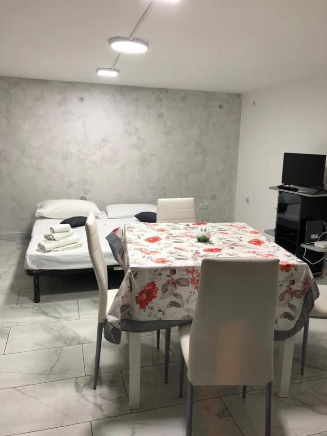 Casetta Bianca Appartamento Napoli Esterno foto